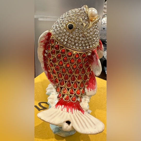 Colorful Fish/Pearl Trinket Holder Gold, White/Blue Enamel, Red/Wht Crystals NIB - Picture 1 of 7
